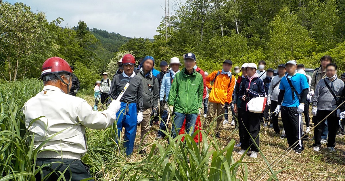 組合長による草刈り方法の説明